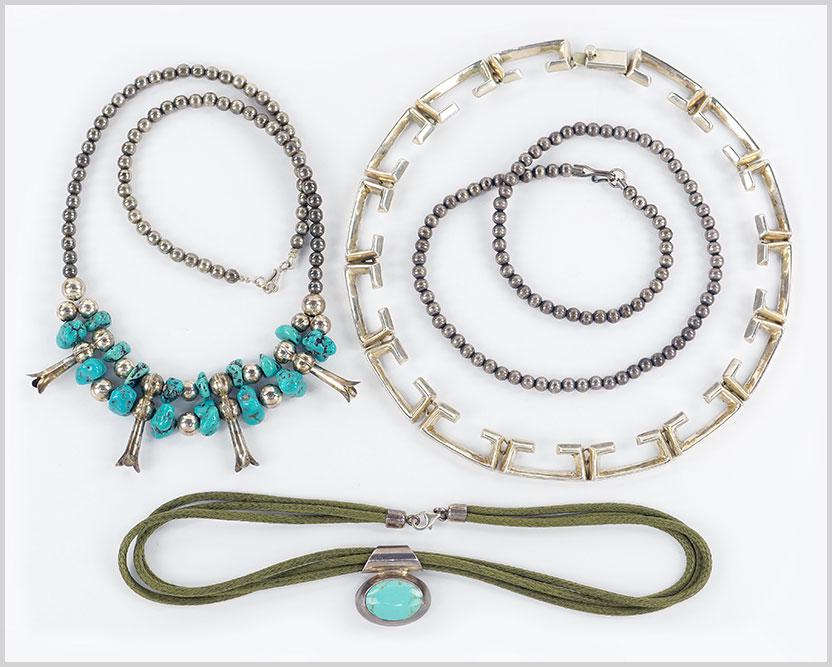 A Mexican Sterling Silver Link Necklace. (1 of 1)