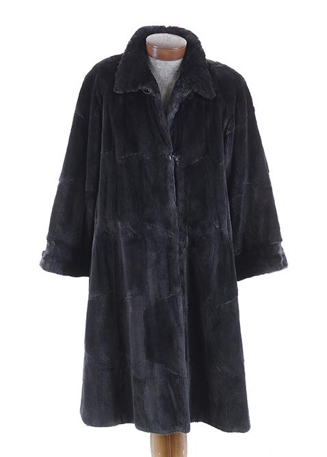 A Full Length Sheared Mink Coat. (1 of 1)