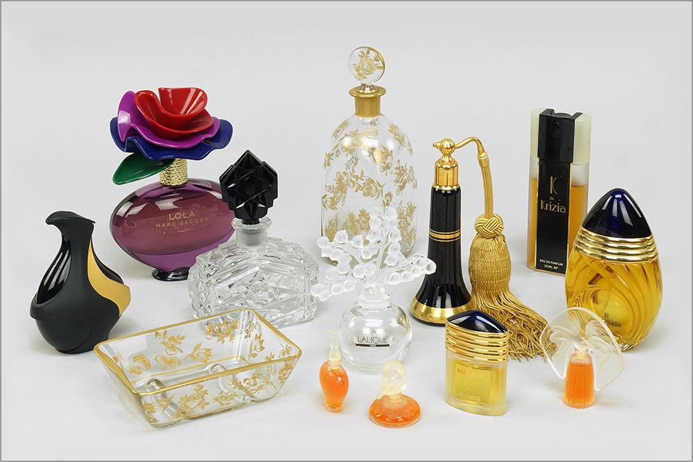 A Laliqe Clairefontaine Perfume Bottle. (1 of 1)