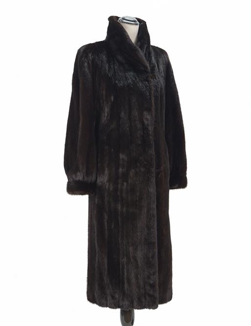 A Reversible Mink Coat. (1 of 1)