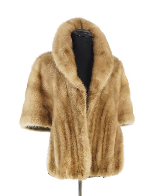 An Autumn Haze Mink Stole. (1 of 1)