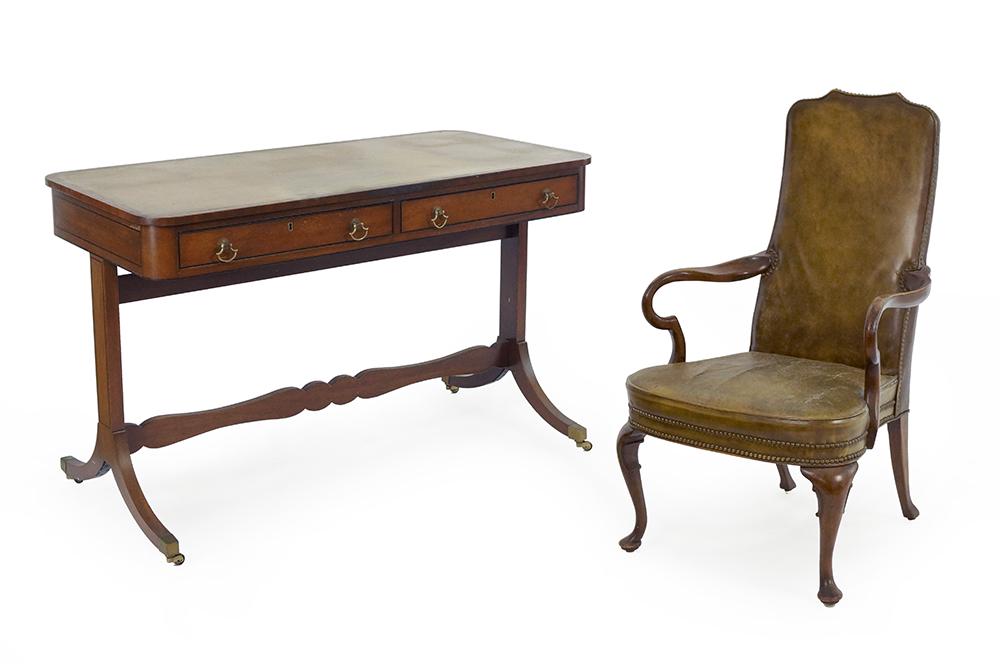 A Kittinger Mahogany Desk. (1 of 1)