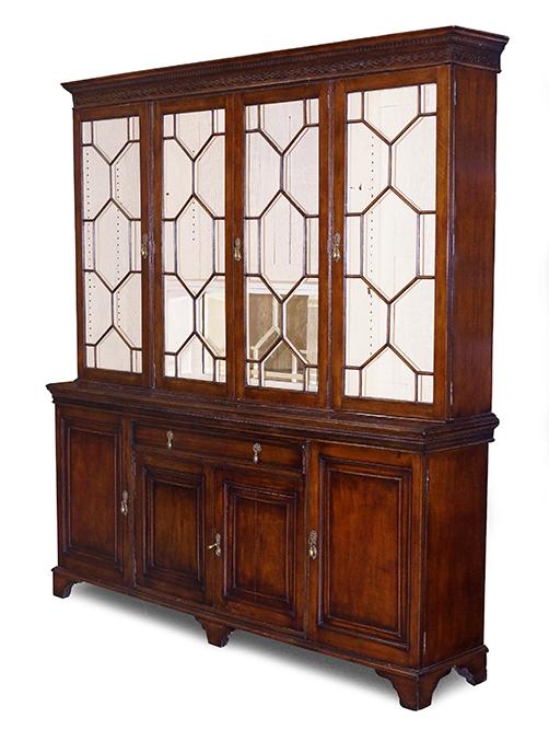 A Georgian Style Mahogany Bookcase Cabinet. (1 of 1)