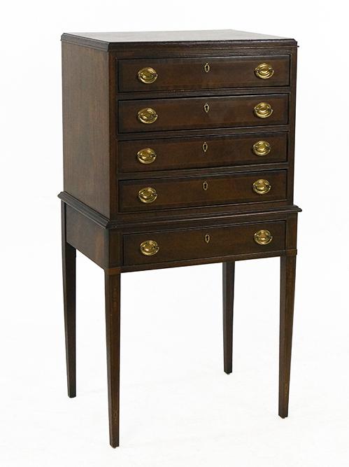 A Councill Federal Style Mahogany Flatware Chest. (1 of 1)