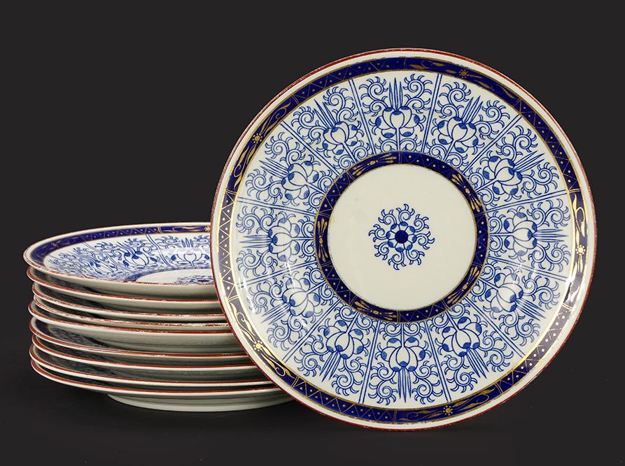 A Set of Ten Royal Worcester Porcelain Dinner Plates in (1 of 7)