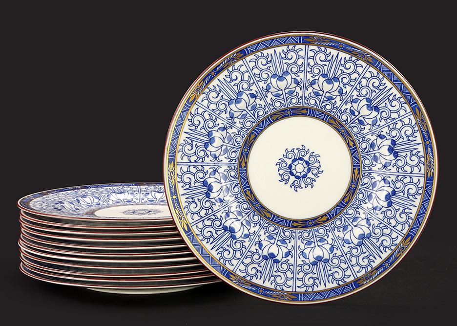A Set of Twelve Royal Worcester Porcelain Dinner Plates (1 of 1)