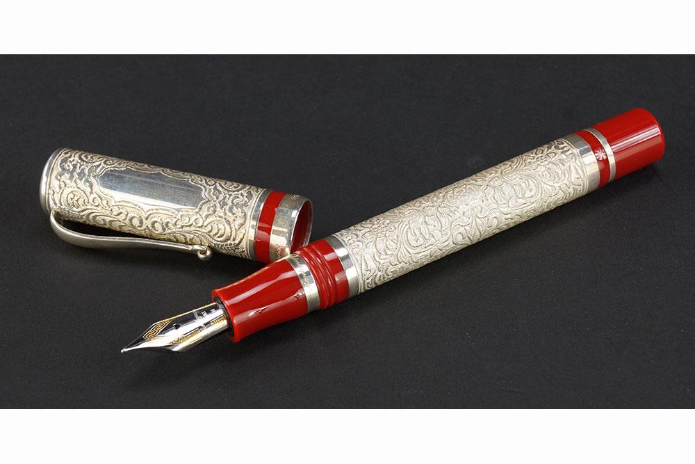 MONTEGRAPPA COSMOPOLITAN GOTHIC STERLING PEN. (1 of 2)
