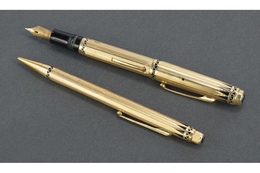WAHL EVERSHARP CORONET FOUNTAIN PEN AND PENCEL SET. (1 of 1)