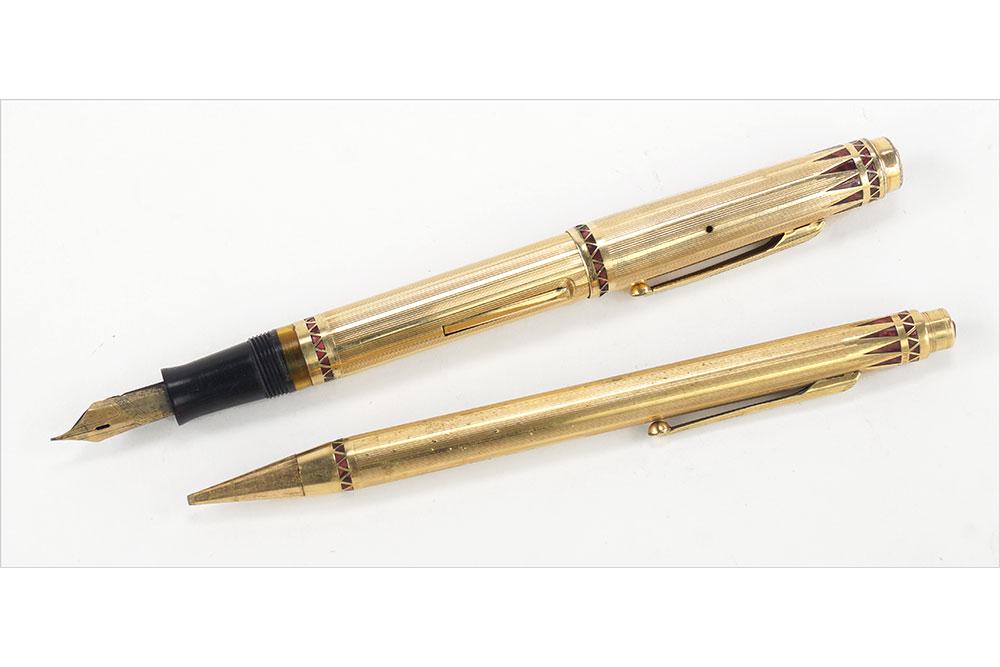 WAHL EVERSHARP CORONET FOUNTAIN PEN AND PENCEL SET. (1 of 1)