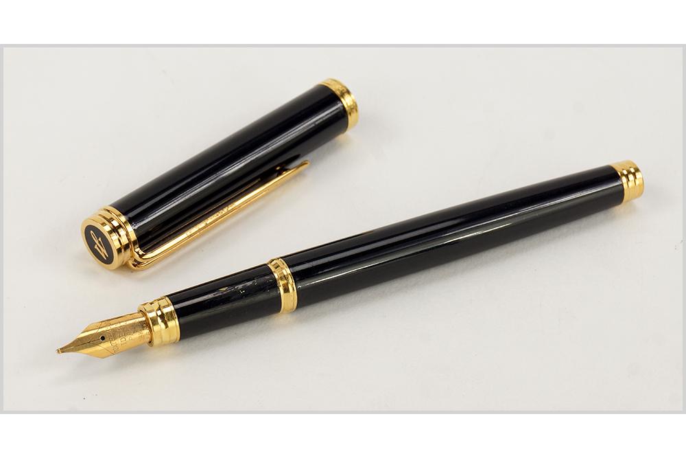 Waterman Paris Black Lacquer and Gold Fountain Pen. (1 of 1)