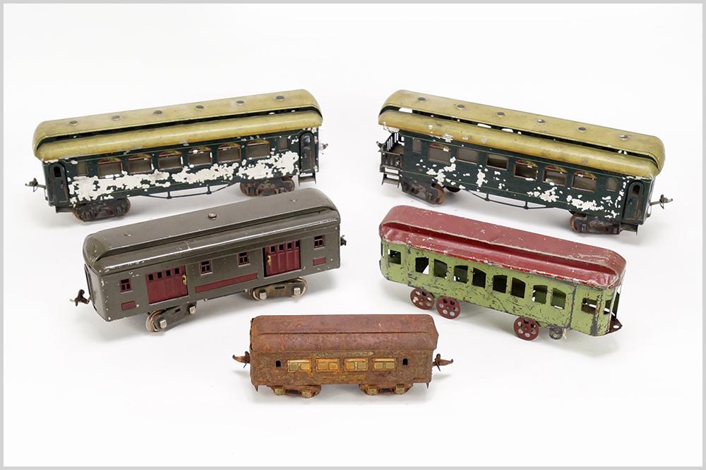 Group of Lionel Standard Gauge Passenger Cars. (1 of 1)