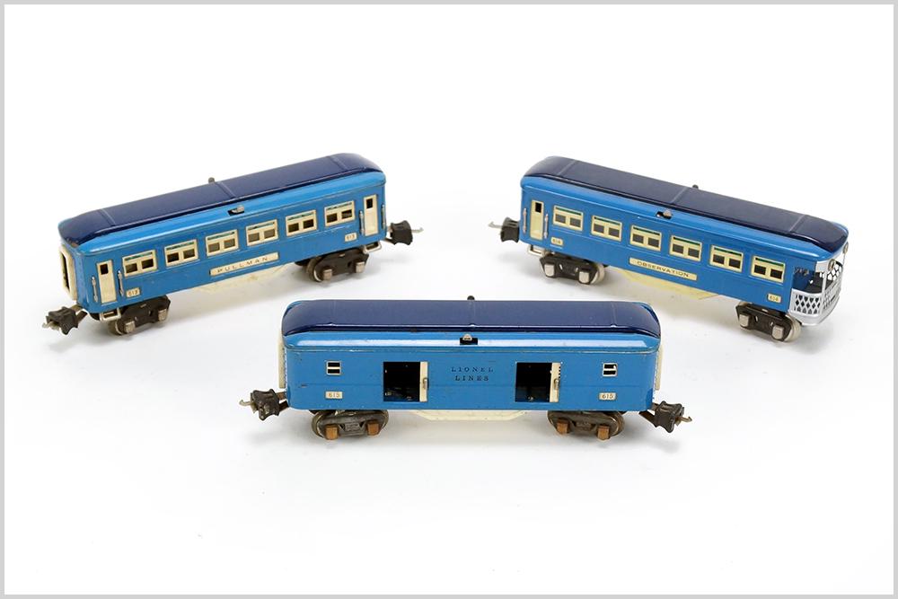 Lionel Blue Comet Passenger Cars.: Lionel Blue Comet Passenger Cars. Consisting of the 613, 614 and the 615, all a 2-tone blue, prewar era