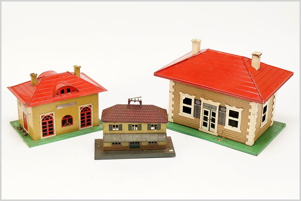 Lionel Pressed Steel Train Buildings And Accessories.