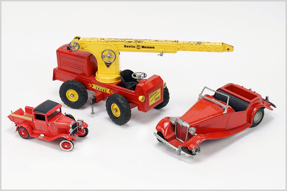 NyLint Pressed Steel Telescoping Crane. (1 of 1)