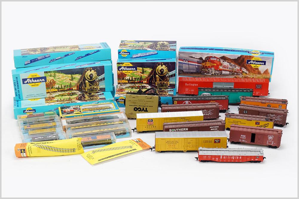 Group of Athearn HO Gauge Train Cars. (1 of 1)