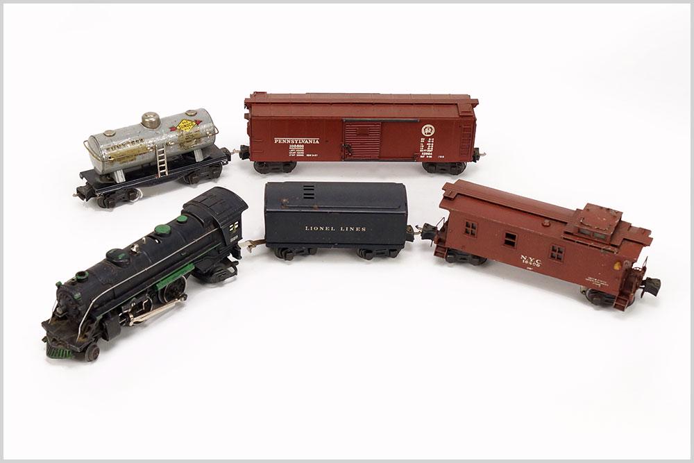 Lionel 229 Steam Engine and Trains. (1 of 1)