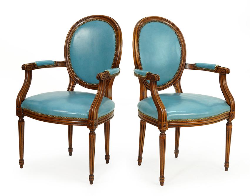 A Pair of Hickory Chair Company Open Armchairs. (1 of 1)