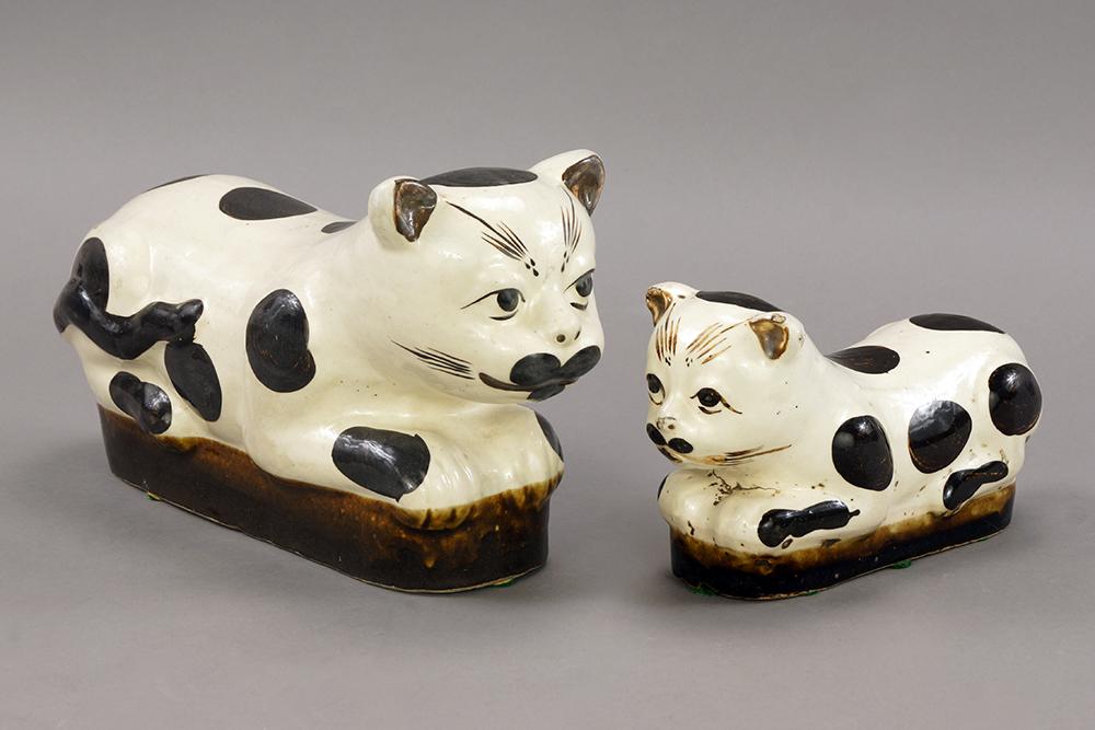Two Chinese Glazed Ceramic Cat Form Neck Pillows. (1 of 9)