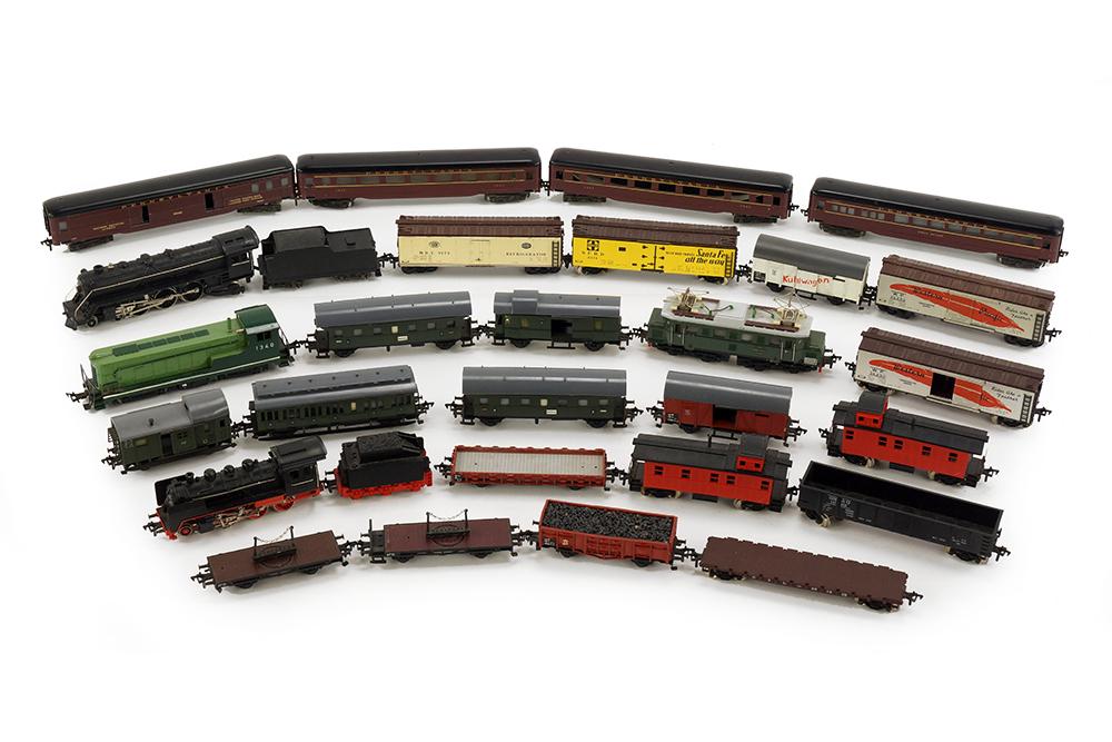 A Group of Fleischmann HO Gauge Trains. (1 of 1)