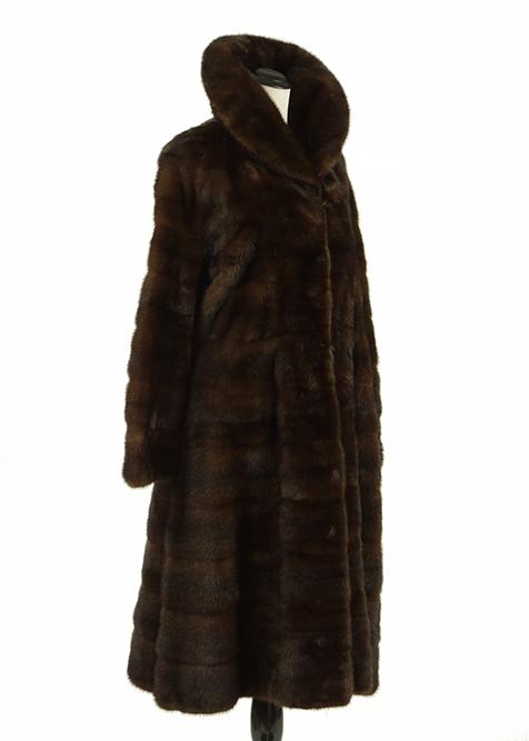 An Alper Richman Mink Coat.: An Alper Richman Mink Coat. 7/8 horizontal pelt brown mink coat with a wing collar. Labeled "Alper-Richman Furs". Approximately a size 6-8