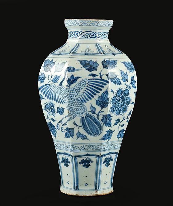 A Chinese Blue and White Glazed Pottery Vase. (1 of 1)
