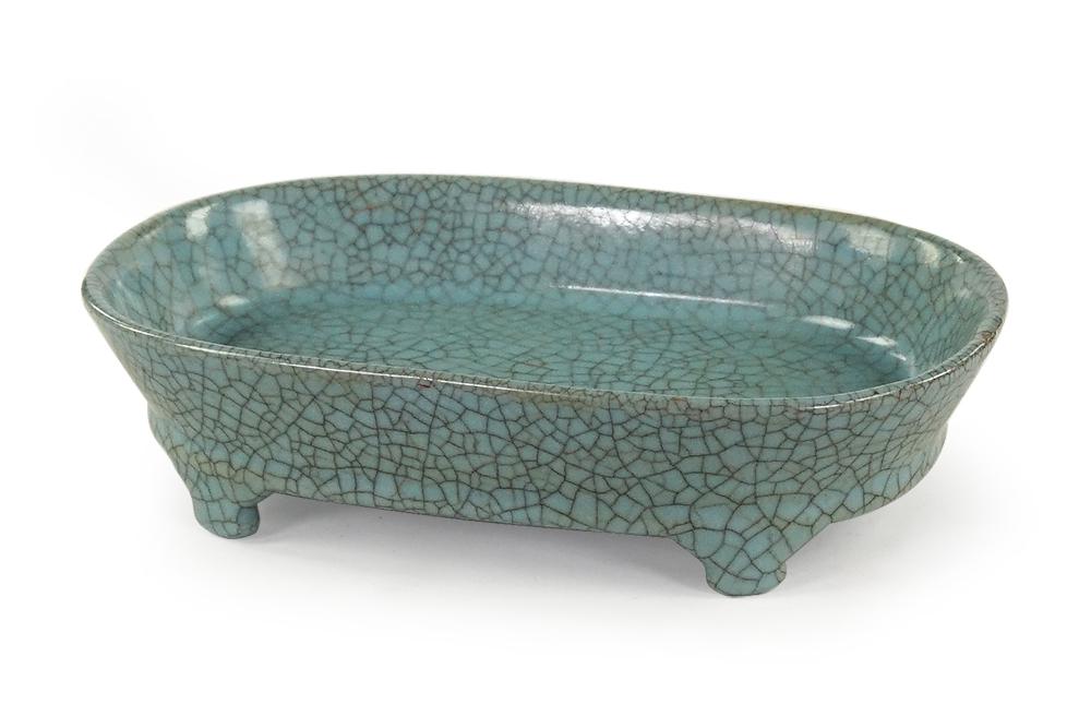 A Chinese Crackle Glaze Dish. (1 of 6)