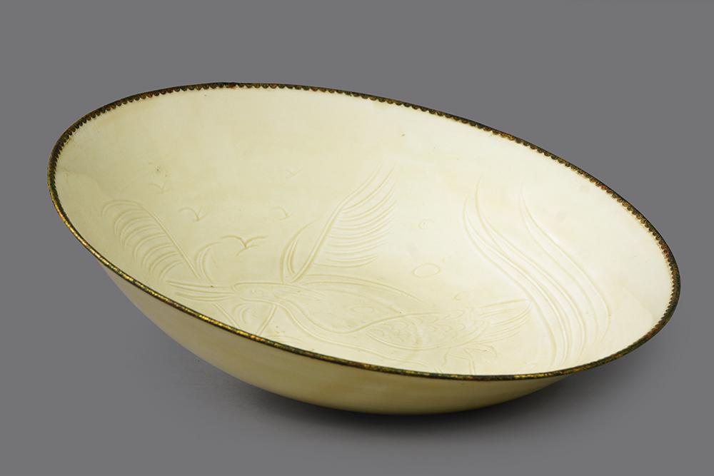 A Large Chinese Ding Ware Bowl. (1 of 6)