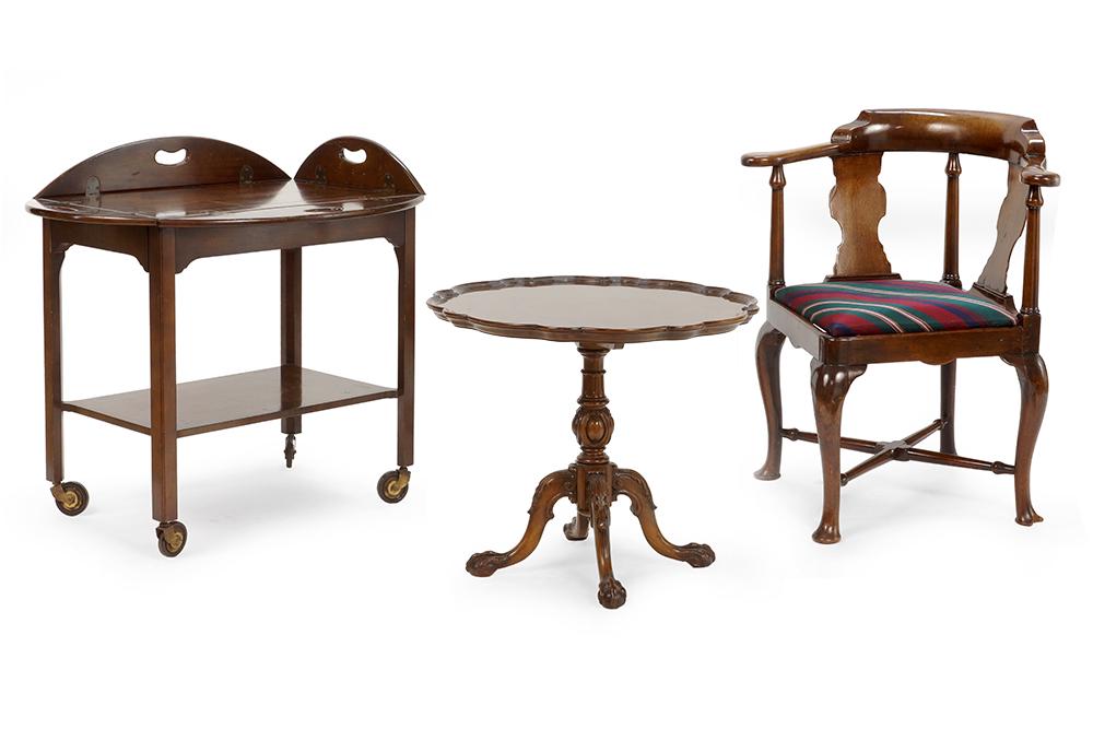 A Mahogany Corner Chair. (1 of 1)