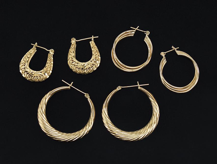 Two Pairs of 14 Karat Yellow Gold Hoop Earrings. (1 of 1)