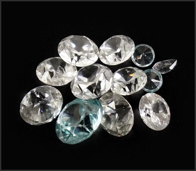 A Collection of Unmounted White and Blue Zircons.: A Collection of Unmounted White and Blue Zircons.