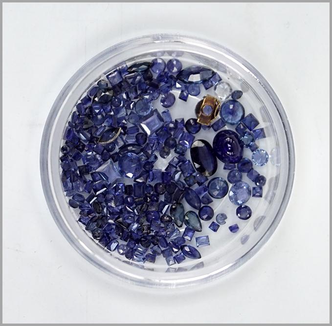 A Collection of Unmounted Sapphires. (1 of 1)