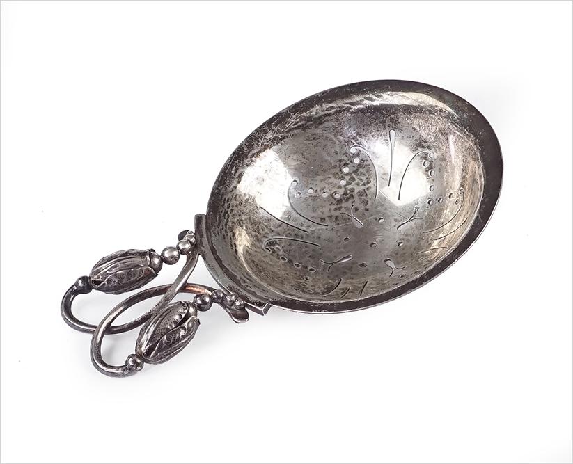 A Georg Jensen & Wendel Sterling Silver Tea Strainer. (1 of 5)
