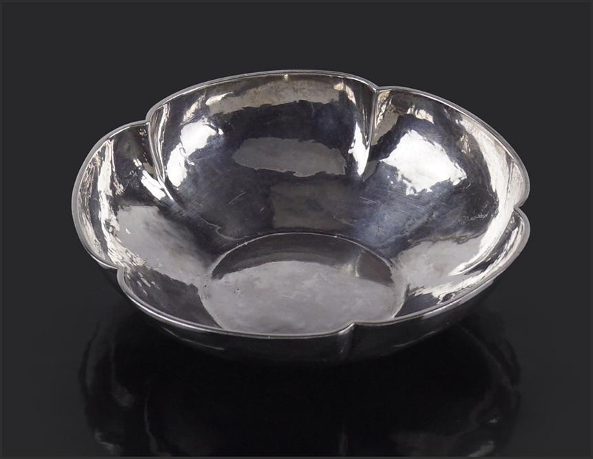 An Eivind Borsum Sterling Silver Dish. (1 of 2)