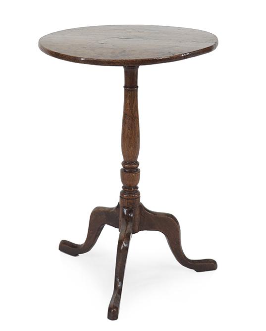 An Oak Occasional Table. (1 of 1)