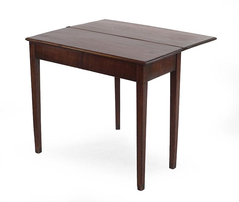 A Georgian Mahogany Flip Top Table. (1 of 1)