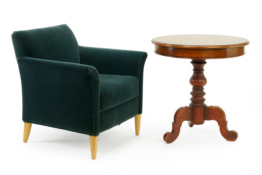 A Bernhardt Armchair. (1 of 1)