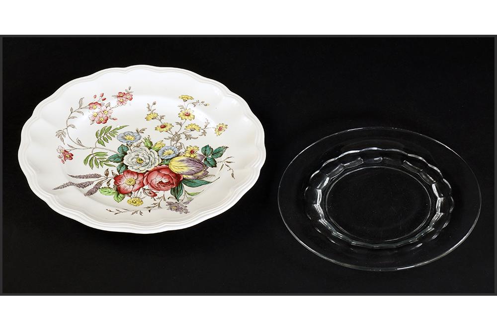 A Set of Nine Copeland Spode Dinner Plates. (1 of 1)