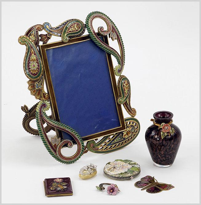 A Collection of Jay Strongwater Table Articles. (1 of 1)