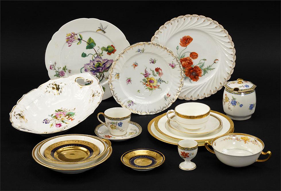 A Collection of Porcelain Dinnerware. (1 of 1)