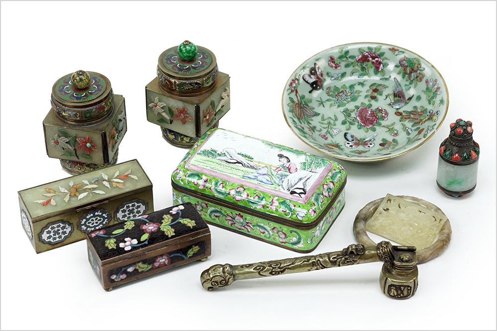 A Collection of Asian Decorative Items. (1 of 1)