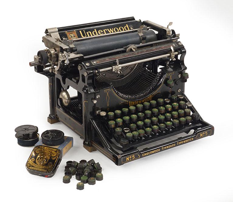 An Underwood Typewriter. (1 of 1)