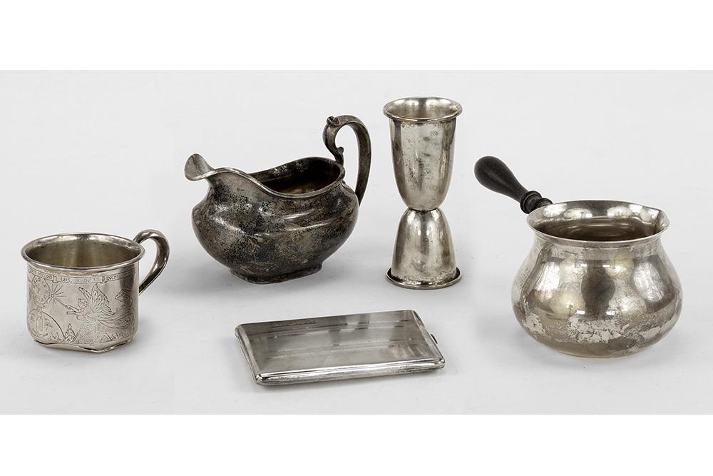 A Collection of Sterling Silver Table Articles. (1 of 1)