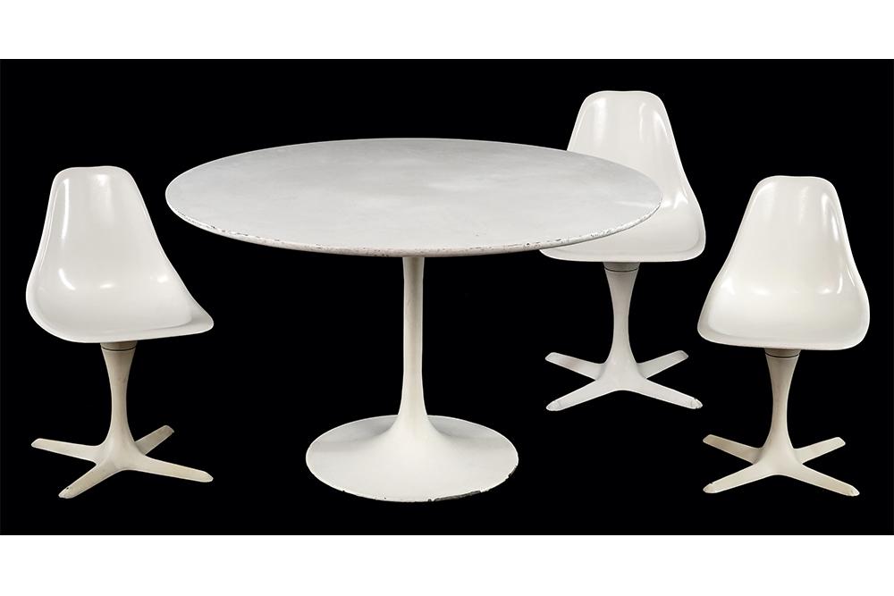 A Burke Dining Suite. (1 of 1)