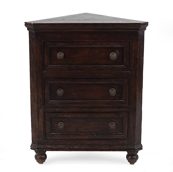 An English Oak Corner Cabinet. (1 of 2)