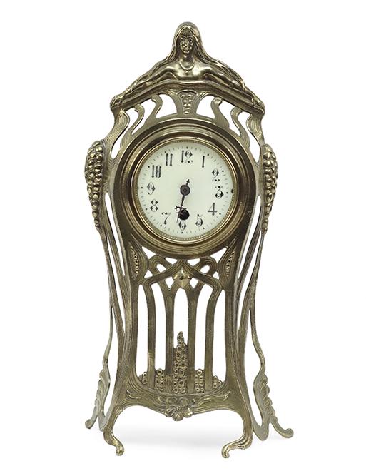 An Art Nouveau Style Clock. (1 of 1)