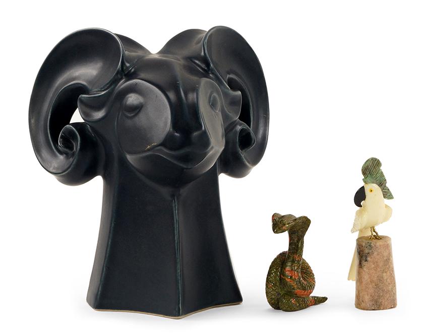 A Collection of Decorative Items. (1 of 1)