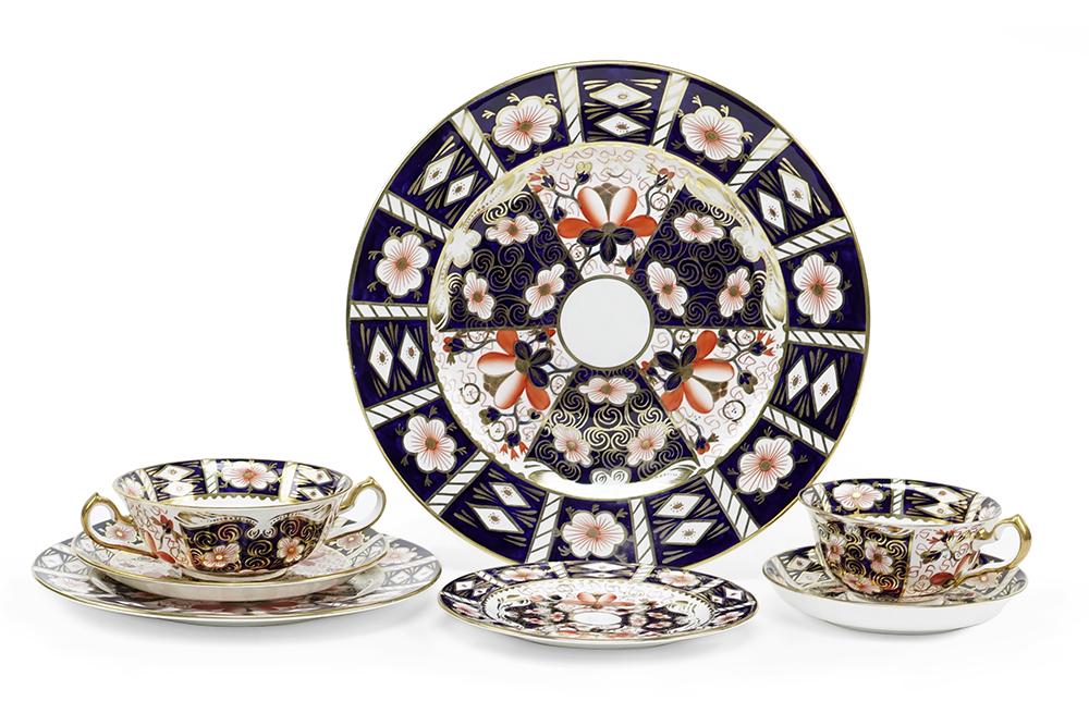 Royal Crown Derby Imari Dinner Service. (1 of 11)