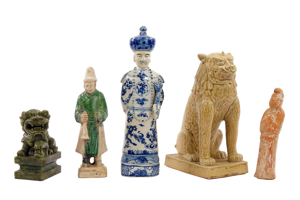 A Collection of Asian Decorative Items. (1 of 1)