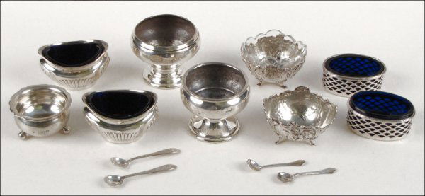 TWO PAIRS OF ENGLISH STERLING SILVER SALT CELLA: TWO PAIRS OF ENGLISH STERLING SILVER SALT CELLARS WITH COBALT LINERS AND STERLING SILVER SALT SPOONS. Together with a pair of unlined sterling silver salt cellars, a pair of German sterling silver sal