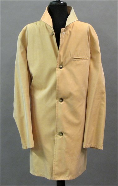 BRIONI SILK/COTTON BLEND TRENCH COAT.: BRIONI SILK/COTTON BLEND TRENCH COAT. Size large